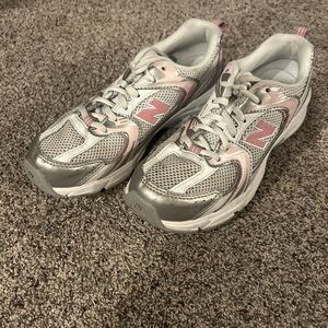 Girls New Balance 530 Silver and Pink Sneakers